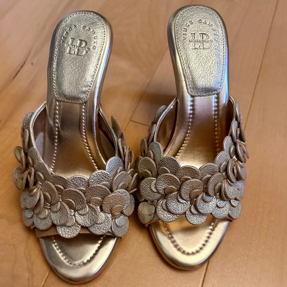 Vince Camuto Gold Women's Sandals size 8